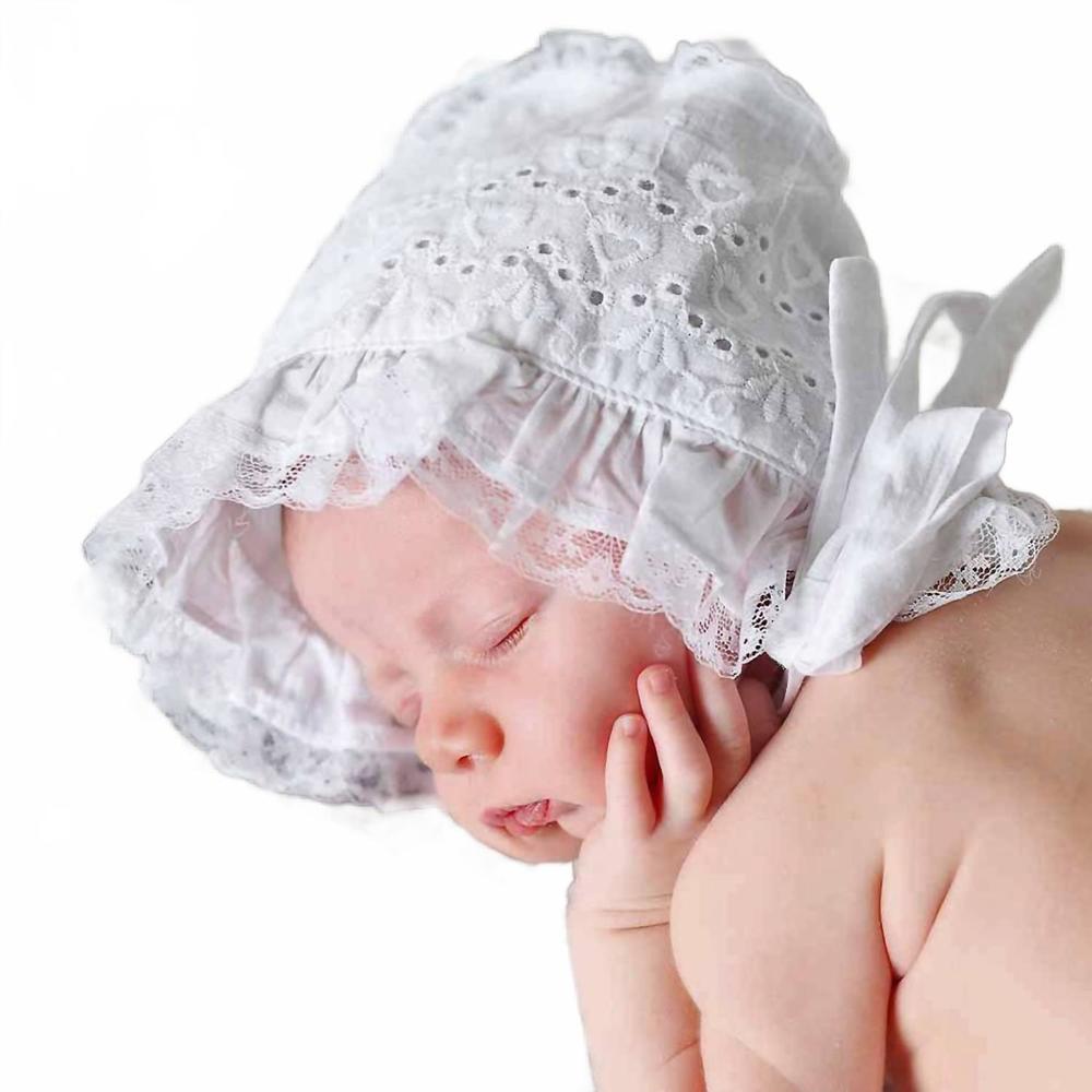 NEW HUGGALUGS newborn and baby girls eyelet heart bonnet in white